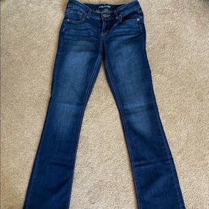 Maurices bootcut jeans size 6 long. NWOT